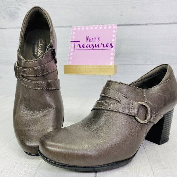 Clarks Bendables 65880 Gray Leather Side Zip Buckle Heel Shoes Bootie Sz 8.5 M - Picture 2 of 13